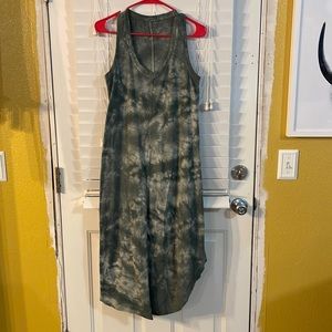 Women's GAP size Medium green tie dye
midi dress.